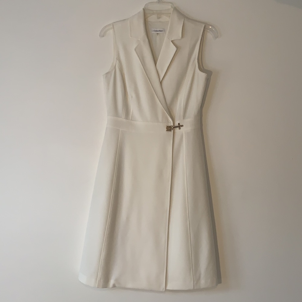 Calvin Klein Sleeveless Ivory Zip Wrap Shirt Dress with Gold Clasp at Waist 4